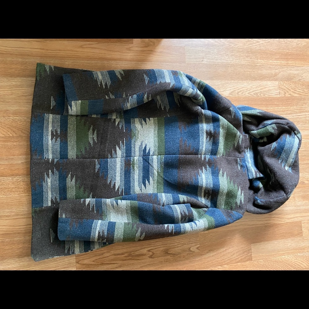 Sante Fe Apparel Aztec print coat, size large.